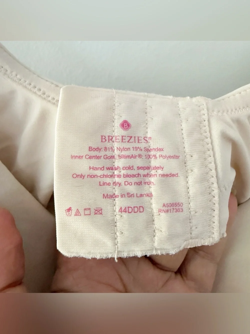 Breezies Women Seamless Padded Underwire‎ Bra Size 44DDD Nude Casual